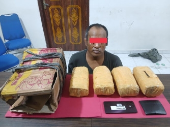 Polda Riau Gagalkan Peredaran Empat Bungkus Besar Ganja