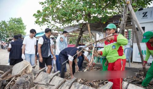 InJourney dan Pandawara Angkut 2,25 Ton Sampah dari Pantai Kelan Bali