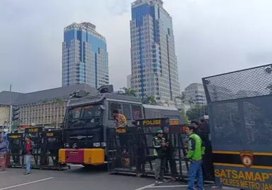 4.000 Personel Gabungan Amankan Demo Ojol di Patung Kuda