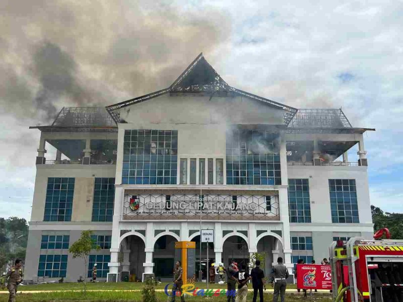 Api di Gedung Lipat Kajang Pemko Pekanbaru Berhasil Dipadamkan, Dari 3 Kantor, Dinas PUPR Paling Parah, 2 Dinas Terselamatkan