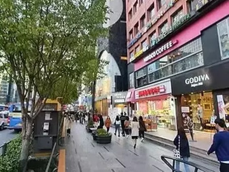 Inflasi Gila-gilaan, Pekerja Kantoran Gangnam Kini Cari Makan di Pasar