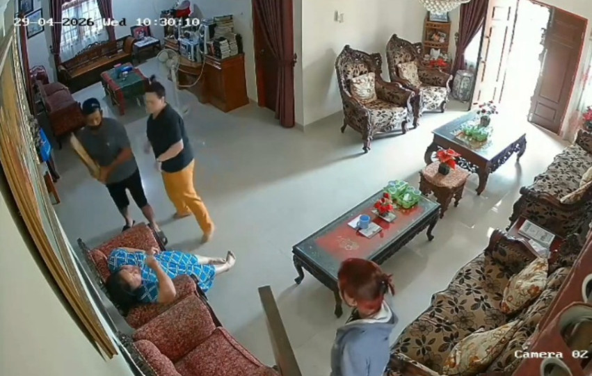 Nenek 60 Tahun di Rumbai Dibunuh, Aksi Komplotan Pelaku Terekam CCTV