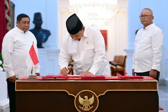 Prabowo Tandatangani Aturan yang Hapus Utang Petani, Nelayan, UMKM