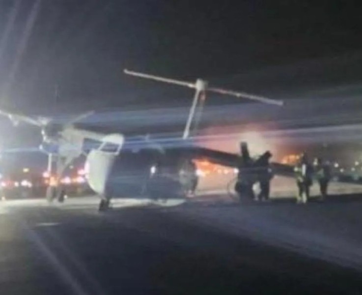 Mesin pesawat Air Canada terbakar saat mendarat