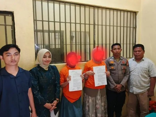 Cekcok Berujung Pengeroyokan Janda Muda, 2 IRT di Kuansing Ditahan Polisi