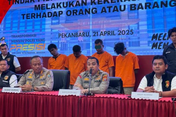 4 Debt Collector Penganiaya Wanita di Halaman Polsek Bukit Raya Ditangkap, 7 Lainnya Buron