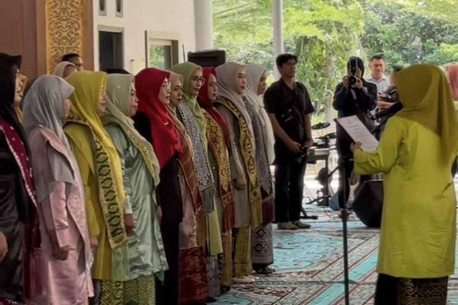 Ketua BKOW Riau Lantik Pengurus GOW Siak