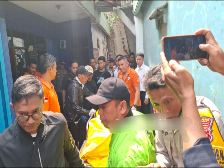 Perempuan Sepuh Ditemukan Tewas Bersimbah Darah di Rumahnya