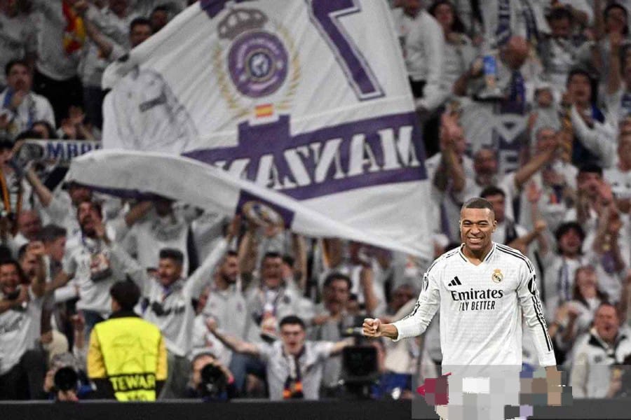 Dua Gol Mbappe Bawa Real Madrid ke Puncak Klasemen