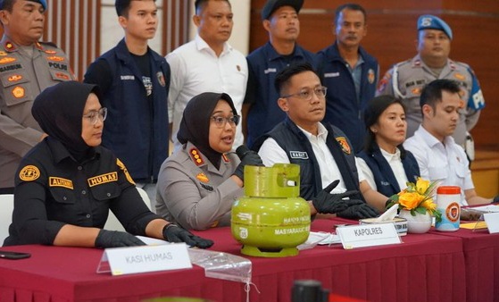 Polisi Bongkar Praktik Gas Oplosan di Cikarang, Elpiji 3 Kg Disuntik ke 12 Kg