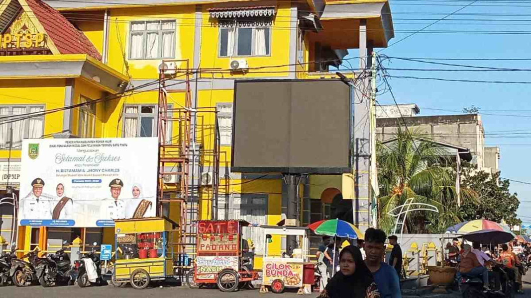 Proyek Videotron Rp1,6 Miliar Dinas Kominfotiks Rohil Dilaporkan ke Kejari