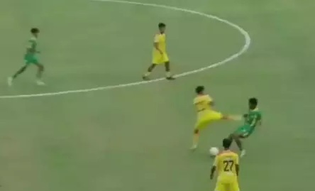 Pemain Perseta Terkena Tendangan Kungfu Alami Tulang Rusuk Bawah Retak