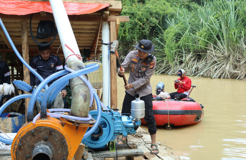 Polisi Musnahkan 145 Rakit PETI di Cerenti dan Inuman