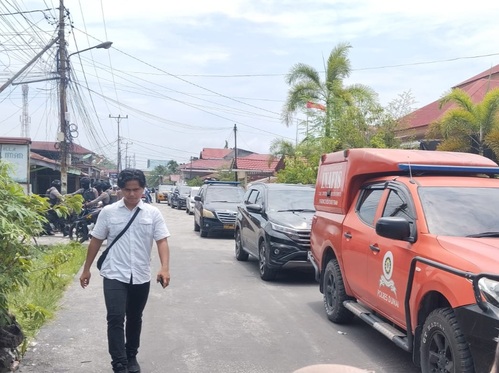 Tim Gabungan Geledah Rumah Terduga Teroris, Satu Pemuda Diamankan di Dumai