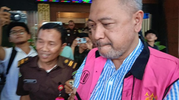 Kejati Banten Tahan Tersangka Kasus Korupsi Pengelolaan Sampah di Tangsel
