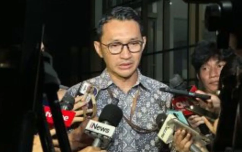 KPK Geledah Rumah Dinas Bupati Indragiri Hulu Terkait Proyek di Riau