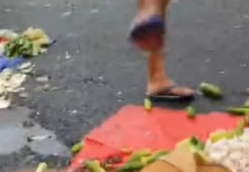 Pedagang Sayur di Bekasi Dipalak hingga Dagangan Ditendang