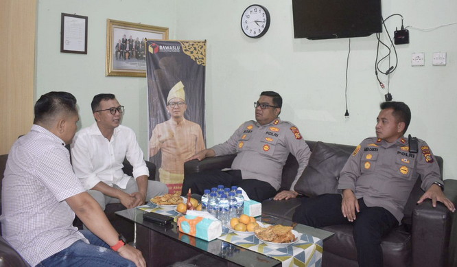 Kapolres Kampar Silaturahmi Koordinasi ke Bawaslu Kampar, Ajak Bersama Jaga Stabilitas