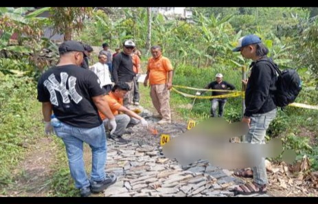 Seorang Perempuan di Cianjur Memutilasi Anak Kandung dan Ibunya Lalu Dibakar Dibantu oleh Ayahnya
