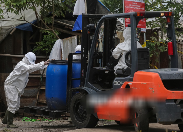 20 Drum Material Tercemar Radiasi Cs-137 Diangkat dari Kawasan Industri Cikande