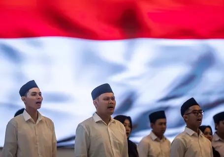 MK Tolak Naikkan Batas Usia Pensiun Guru Jadi 65 Tahun