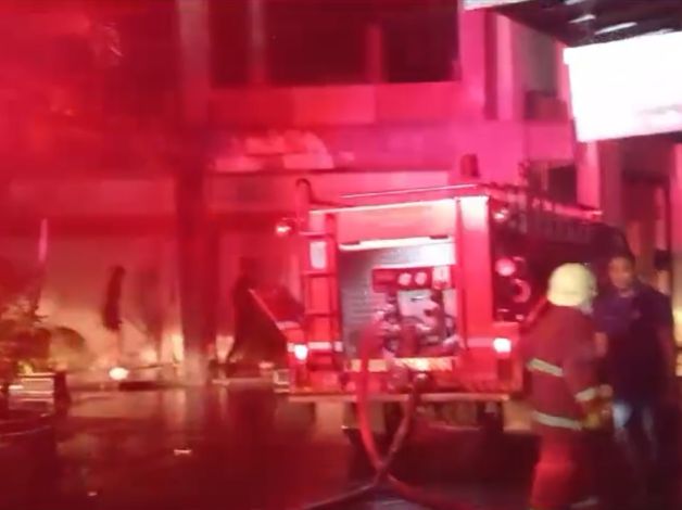 Hotel Sabrina City di Jalan Tuanku Tambusai Pekanbaru Terbakar