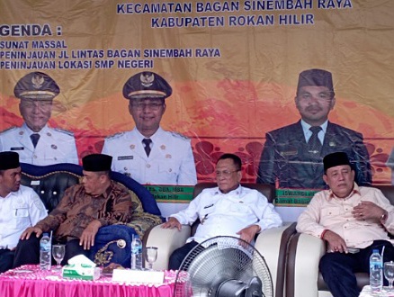 Bupati Rohil Janji Bangun Jalan Lintas Basira-Kubu