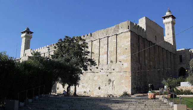Israel Larang Umat Islam Palestina Gelar Salat Id di Masjid Ibrahimi