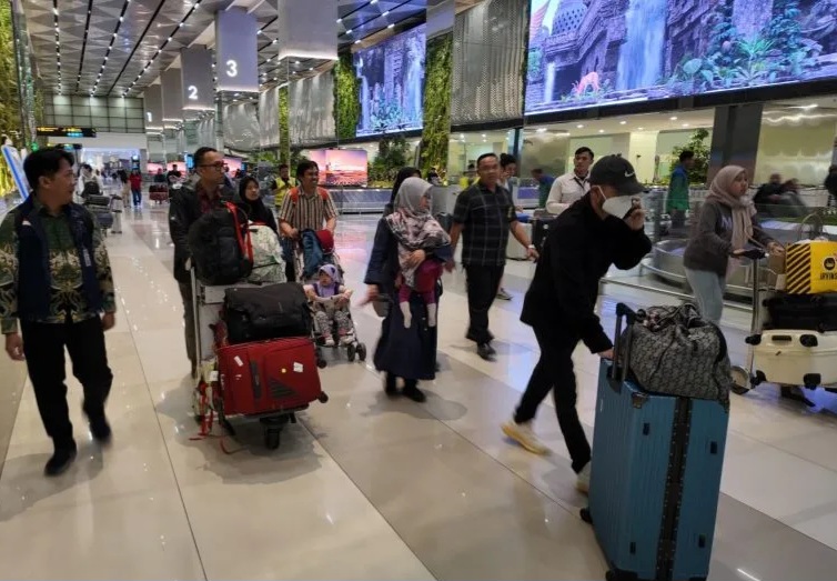 Kemlu Evakuasi Lagi 45 WNI dari Iran