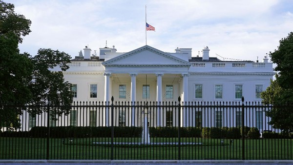 Secret Service Tembak Pria Bersenjata di Dekat Gedung Putih AS