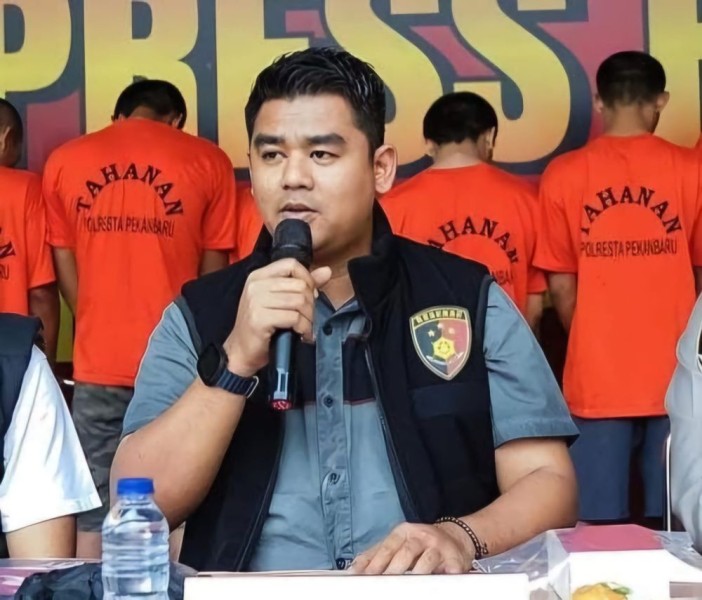 Kompol Berry Imbau Warga Lapor ke Polisi Jika Ormas Paksa Minta THR