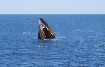 Perahu Bawa 7 Mahasiswa UGM Terbalik di Maluku, Satu Dilaporkan Tewas