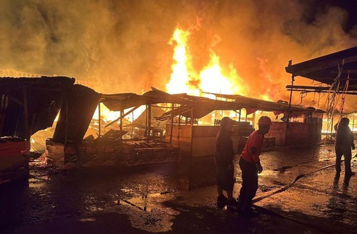 Pasar Rakyat Tembilahan Terbakar, 400 Kios Hangus!