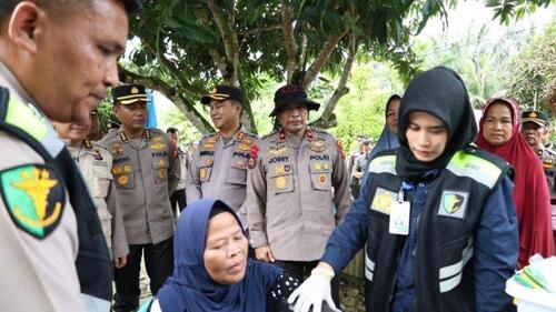 Warga Terdampak Banjir Kampar Terserang Penyakit, Polda Riau Kirim Tim Medis