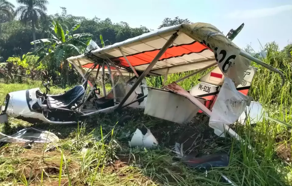Pesawat Gantole Jatuh di Ciampea, Warga Panik dan Bantu Evakuasi
