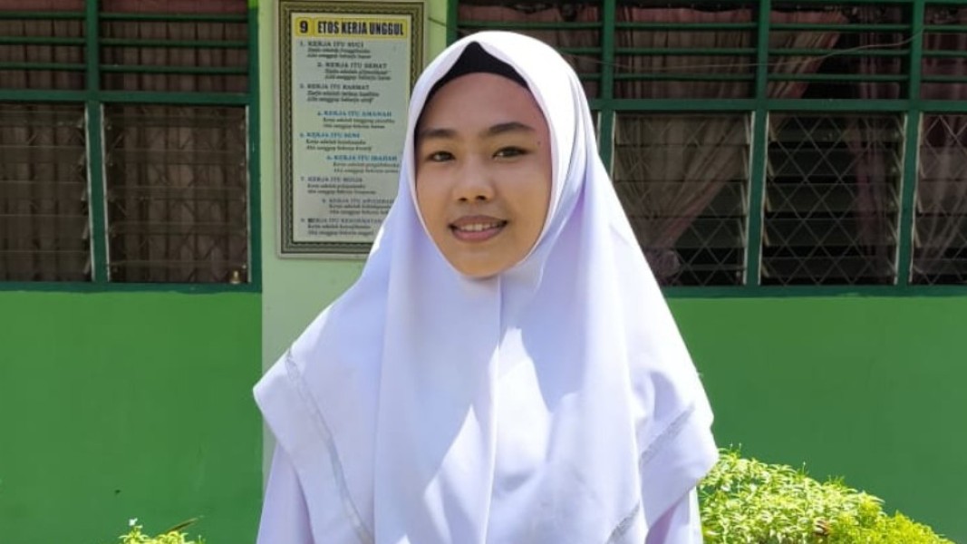Cerita Inspiratif Herma Yulia, Anak Penjual Kopi Keliling yang Lolos SNBP di FHUI