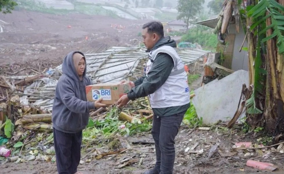 BRI Peduli Salurkan Bantuan, Warga Terdampak Longsor Cisarua Terbantu