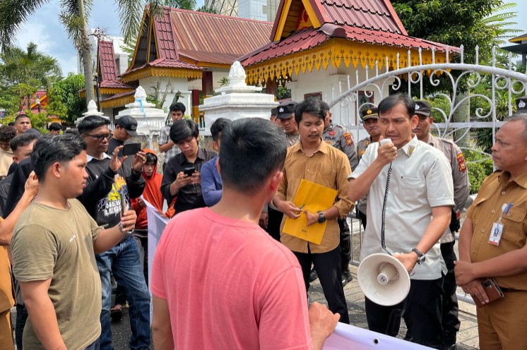 DPRD Pekanbaru AMPUN Riau Geruduk DPRD Pekanbaru, Minta Cafe Diduga Tanpa IMB Ditertibkan