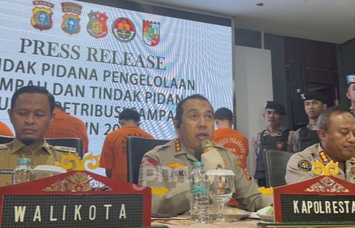 Pelaku Pengelolaan Sampah Ilegal dan Pungli di Pekanbaru Ditangkap
