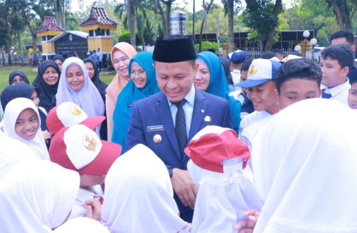 Sekolah Swasta Ternama di Pekanbaru Diminta Buka Kuota bagi Siswa dari Keluarga Tidak Mampu