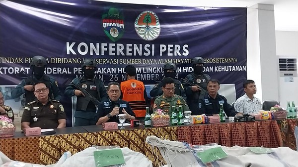 Sindikat Penjualan 1,1 Ton Sisik Trenggiling yang Libatkan 2 Oknum TNI-1 Polisi