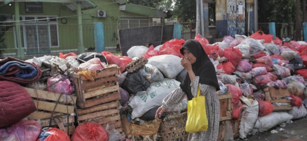 Karut Marut Sampah di Tangsel Ganggu Mata Pencaharian Warga