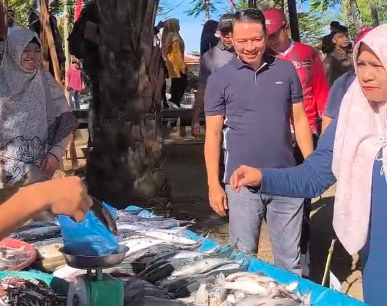 Wabup Pelalawan Buka Program Wilkan di Embung Bhakti
