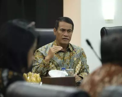 Mentan Amran Cabut Izin dan Blacklist Perusahaan yang Palsukan Mutu Pupuk