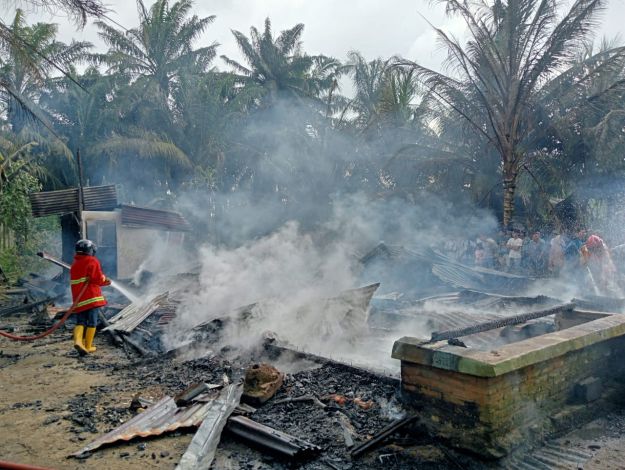 Kebakaran Rumah di Rokan Hilir Tewaskan Seorang Kakek