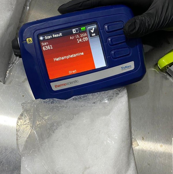 Polda Riau dan Avsec Gagalkan 5 Kg Sabu yang Akan Dikirim ke Lombok