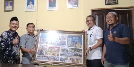 Mantan Kabid Kominfo Kuansing Silaturahmi ke Kantor PWI, Sekaligus Pamitan