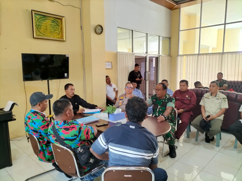 Rapat Forkompimcam Kandis  dengan Serikat Buruh FSPTI, Nelson Manalu Tidak Hadir