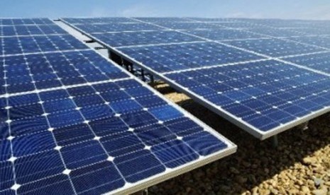 Inggris Pasang Panel Surya di Sekolah dan Rumah Sakit