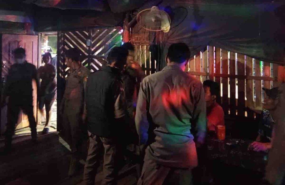 Tenda Biru Masih Beroperasi Diam-diam, Satpol PP Pekanbaru Amankan Barang Bukti